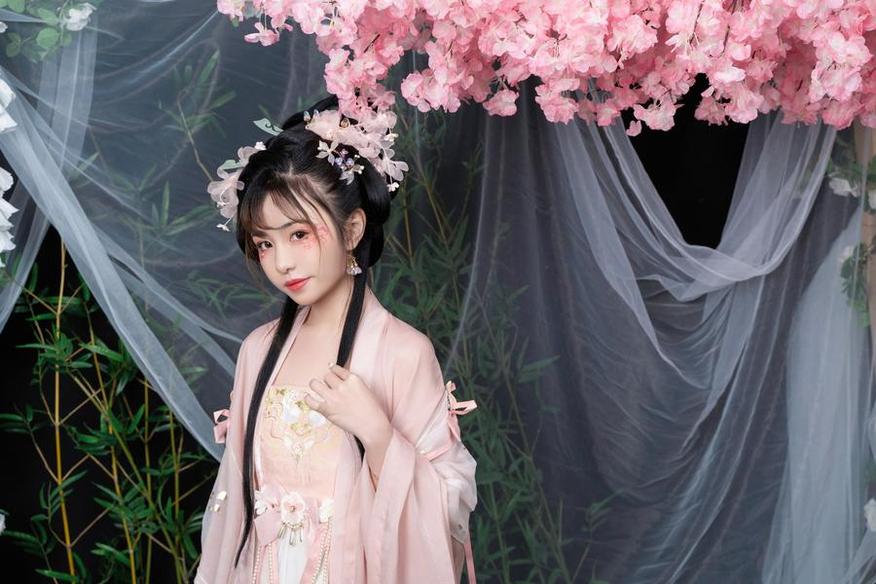 这些美图让你明白，爆机少女喵小吉在哪看的重要性