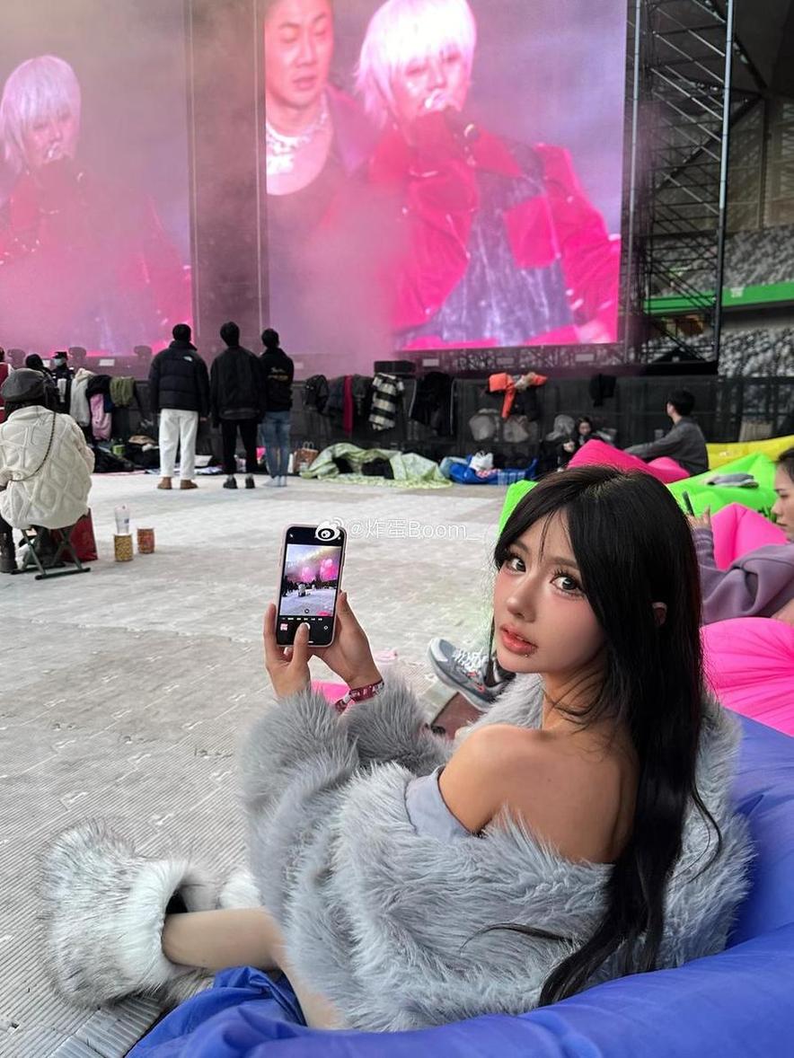 您的蛋蛋博主类似的博主更新了一份绝美图包，你不容错过