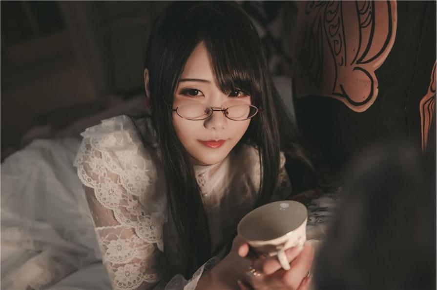晓美嫣拆家二哈更新了！这次分享的是摄影作品精选。