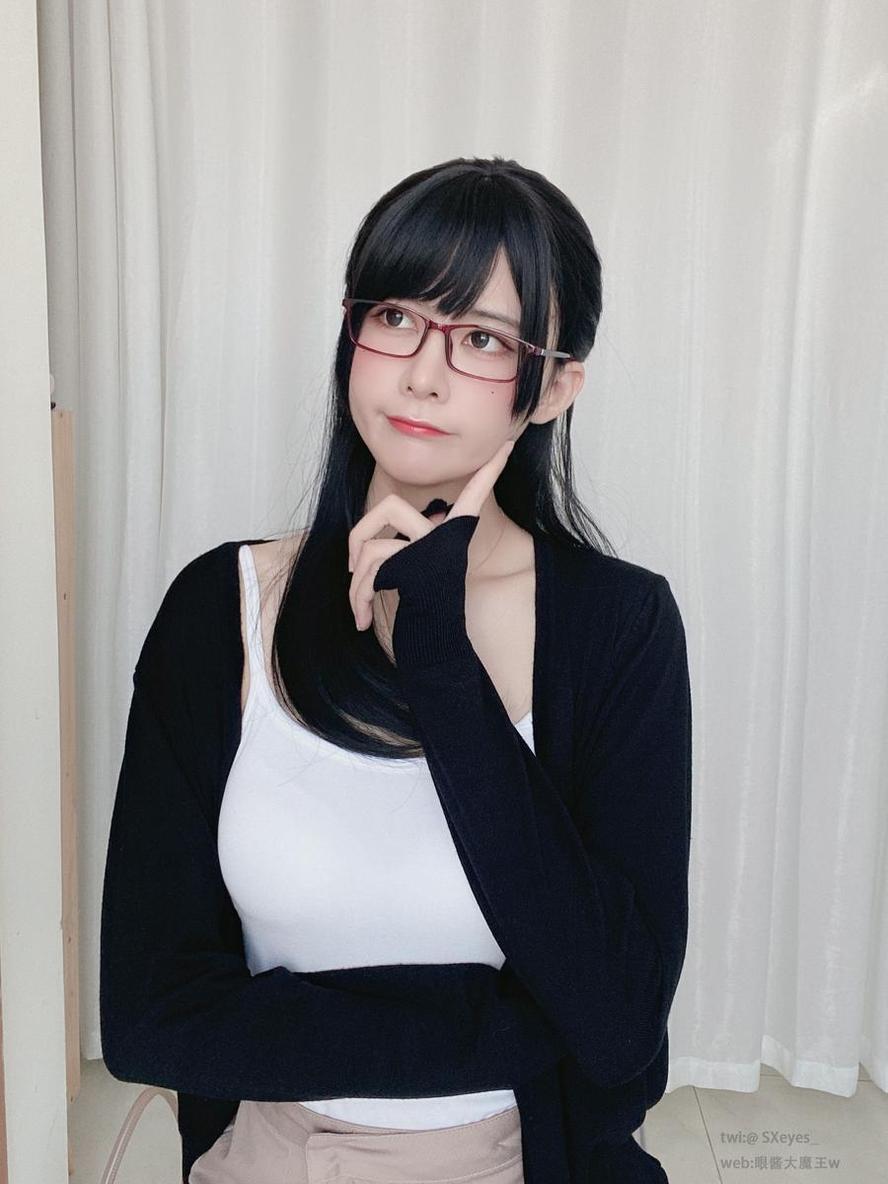 眼酱大魔王圣诞老人最佳cos作品，堪比原版人物的完美诠释